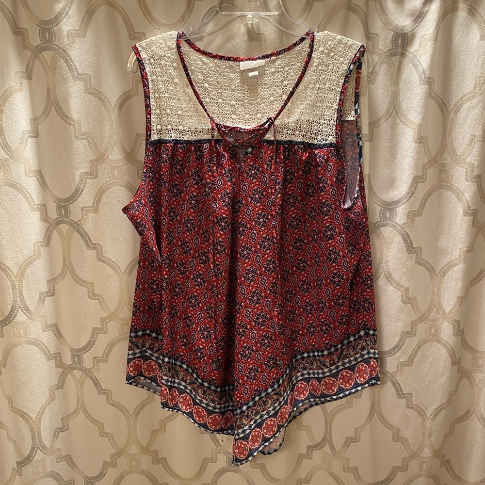 Lace detail top